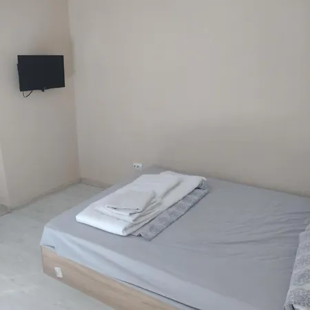 за гости иричек Apartament Warna